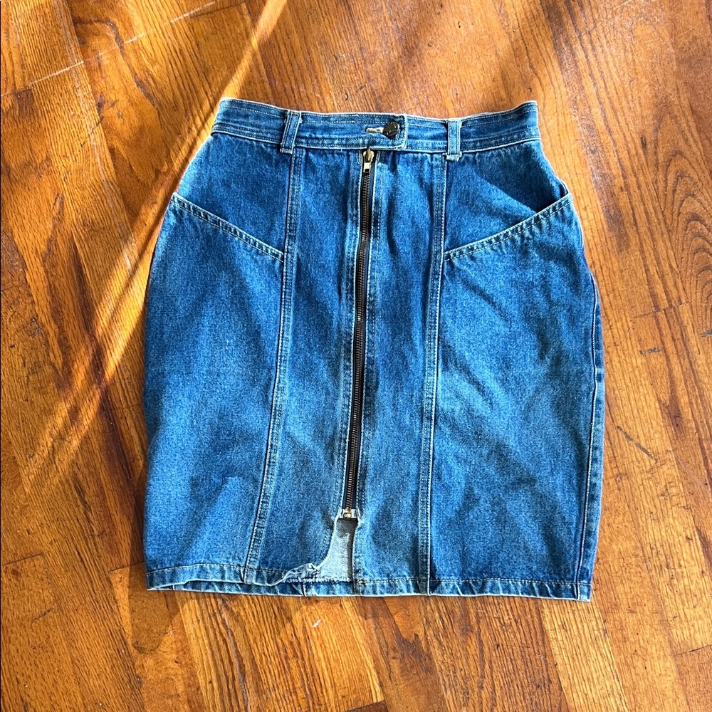 Weathered Blues Vintage Denim Zipper Front Skirt, size 7, 26”